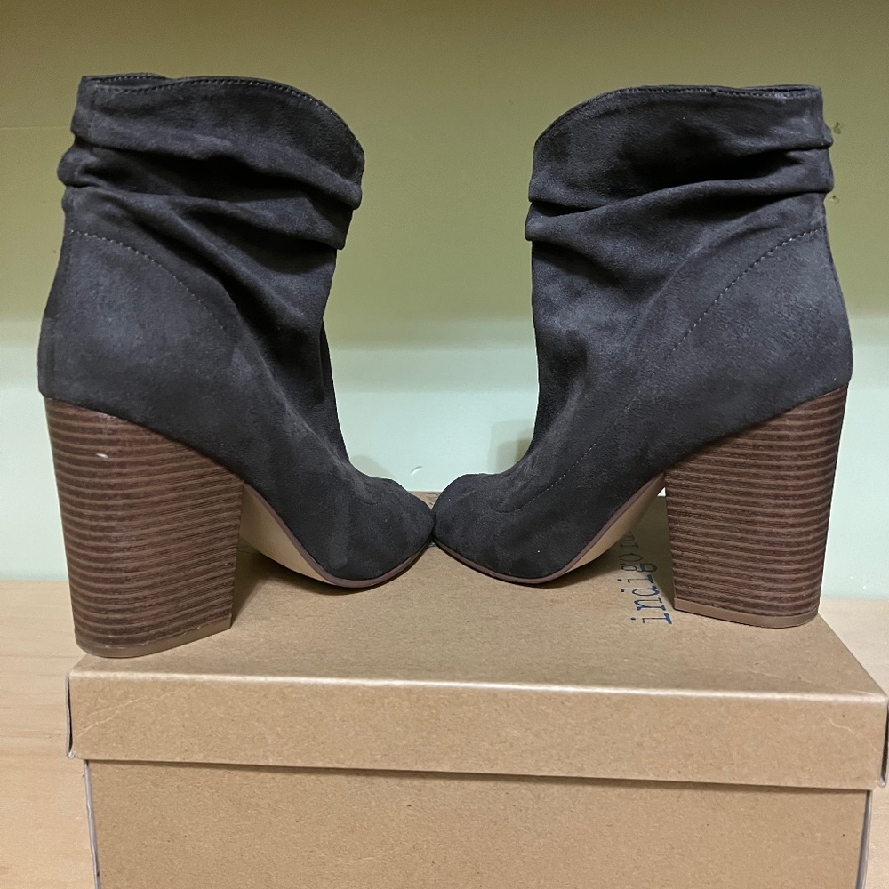 Indigo Rd. Peep-toe Booties. Size 8 Grey Suede
